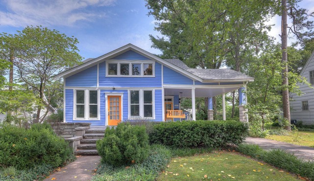 Whole Home Rental - 2 minute walk to Marian Days