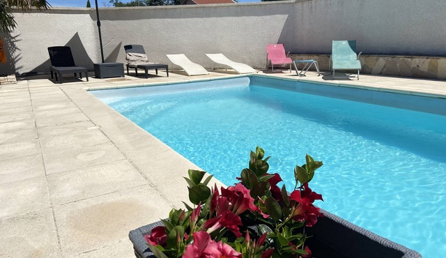 Whole house 8 pl 4 bd near Peaugres zoo with swimming pool