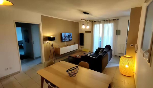 Whole house: apartment in residence - Marseille, France