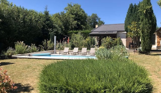 Whole house : country house private pool rouffiac