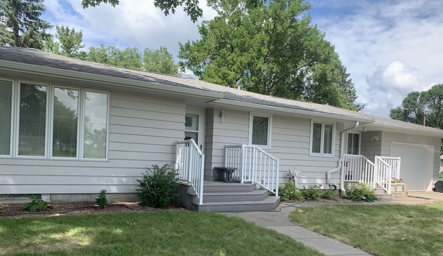 Whole house for family close to parks, bike trail and Lake Shetek