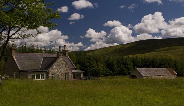 Whole house in the heart of the Mal-Whikey Countrys