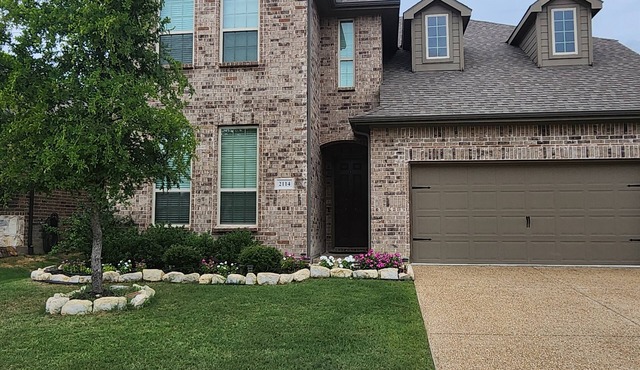 Whole house in wonderful Melissa with amenities that sleeps six guests.