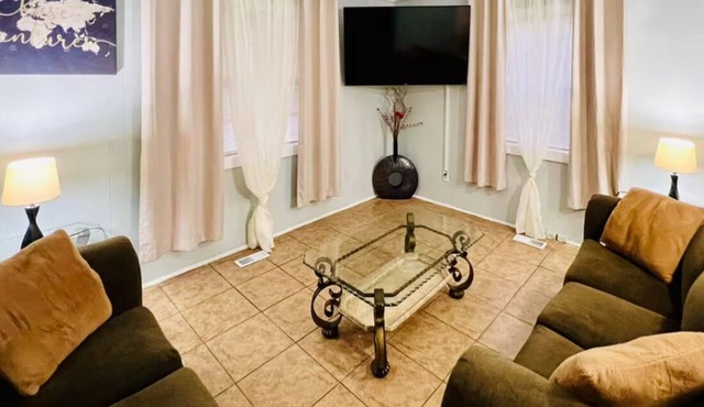 Whole House-Near Airport, Beaches & Downtown Savannah