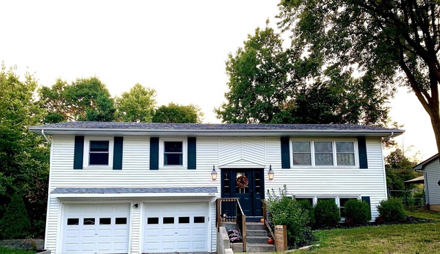 Whole house near shopping, parks and Interstate 70