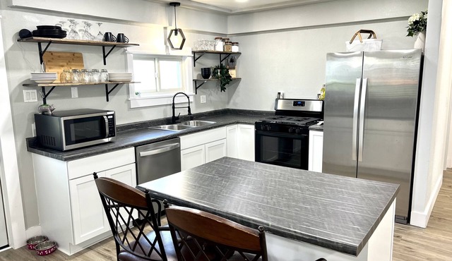 Whole house-Small town charm