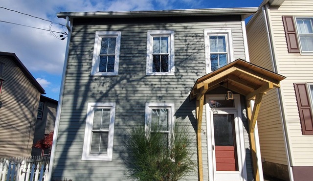 Whole house. Walkable to downtown. Close to Bucknell