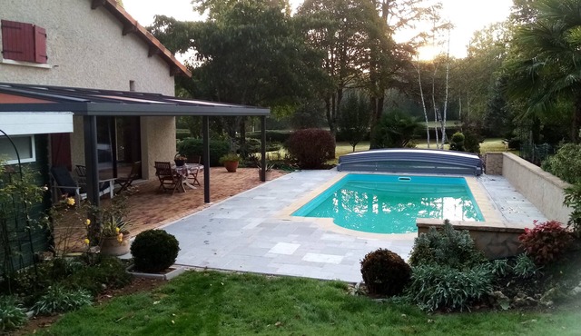 Whole house with pool ideal for families