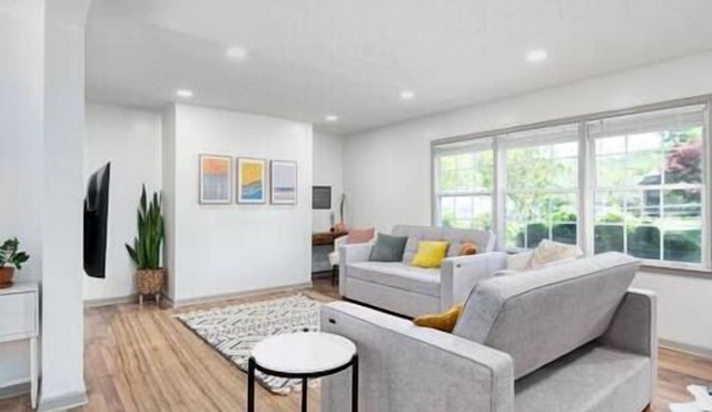 Whole Renovated 5 BR Home minutes to downtown Asheville, Pets welcome