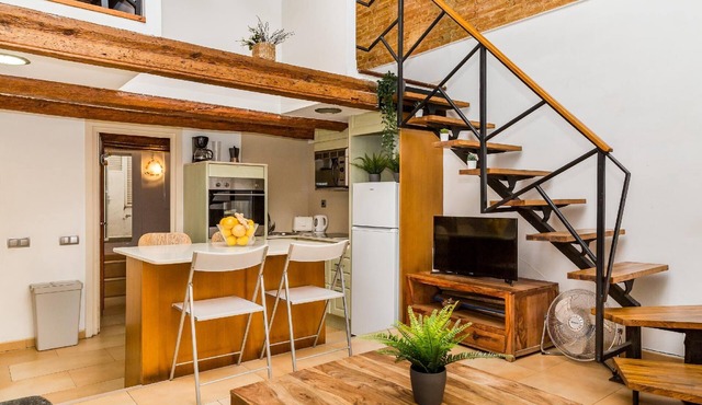 Why do we call this stylish beach loft dreamy?