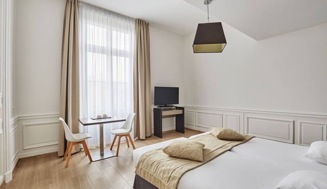 Wi-Fi + Climatisation ! Studio spacieux au Centre