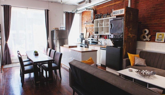 Wi-Fi + Laundry + Parking | Quiet Downtown Escape