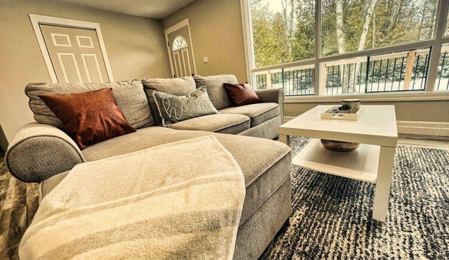 Wiarton Secluded Cottage · Secluded Cottage | Rustic | Trails | BBQ | Firepit