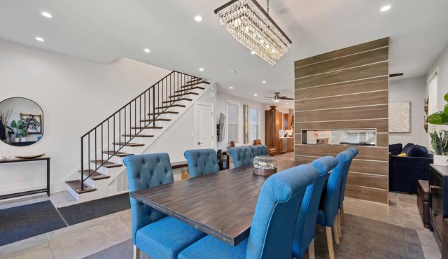Wicker Park 6bd/4ba, Steps from CTA, Parking Incl by AllSet Turnover