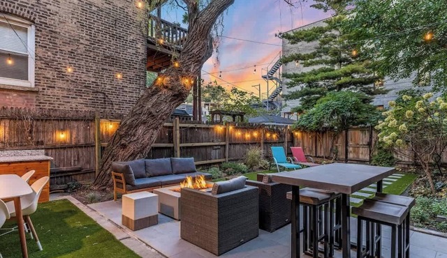 Wicker Park Entire House, Private Yard and Parking