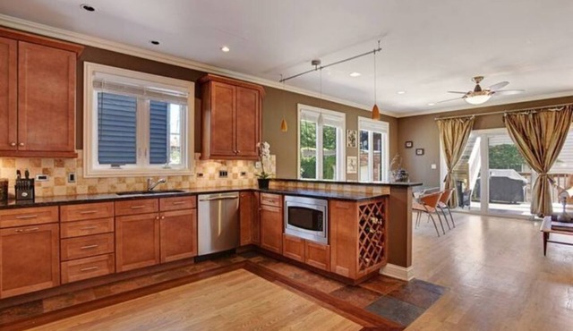 Wicker Park Haven. 3-Levels. 12Beds.10min walk to Train. Rooftop+Spa Bath+Garage