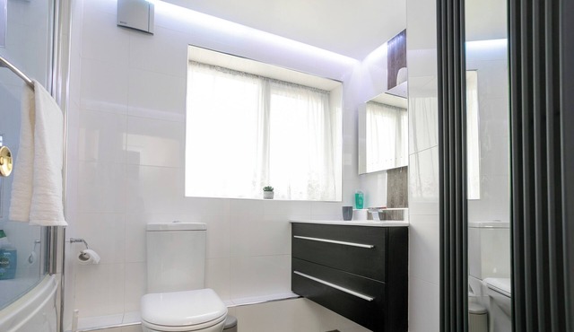 Wickersley House, Rotherham for Contractors and Families (Hosted by Emu-J Stays)