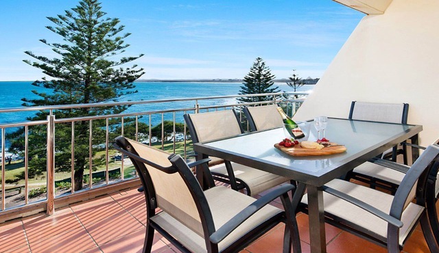 Wickham Point Unit 6 Kings Beach QLD