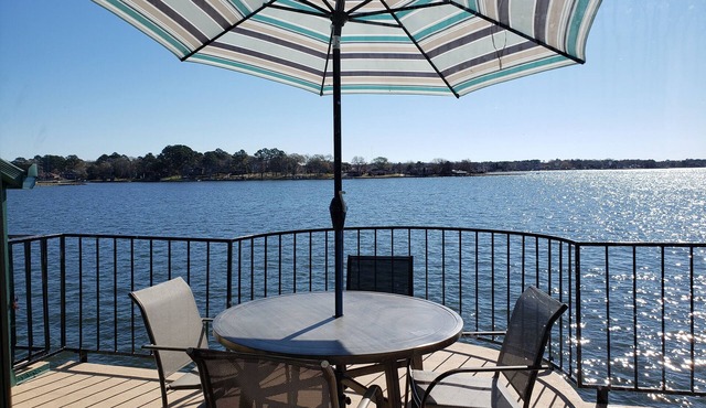 "Wickie's Wharf " Condo on lake Conroe