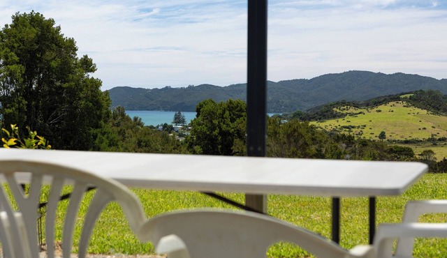 Wide Vistas - Coopers Beach Holiday Home