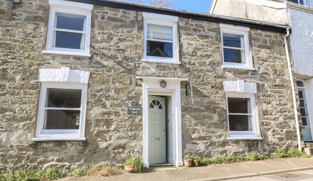 WIDGEONS KEEL, pet friendly, character holiday cottage in Flushing