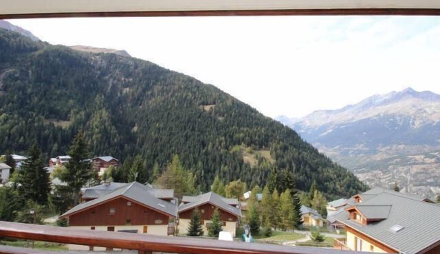 Wifi, 100m from ski slopes, 2nd floor, view mountain, tv, ski locker, 36m², Valfréjus