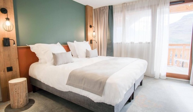 Wifi, 10m from ski slopes, swimming pool, sauna, tv, 27m², Les 2 Alpes