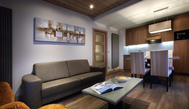 Wifi, 150m from ski slopes, fitness, swimming pool, sauna, hammam, balcony, tv, 97m², Alpe d'Huez