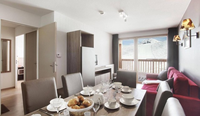 Wifi, 250m from resort center, swimming pool, terrace, balcony, tv, ski locker, 32m², La Plagne