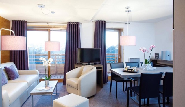 Wifi, 250m from ski lifts, fitness, swimming pool, hammam, balcony, tv, 30m², Alpe d'Huez