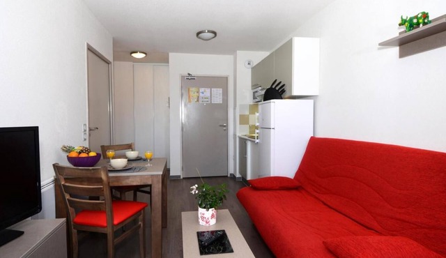 Wifi, 300m from resort center, swimming pool, hammam, terrace, balcony, tv, ski locker, 27m²