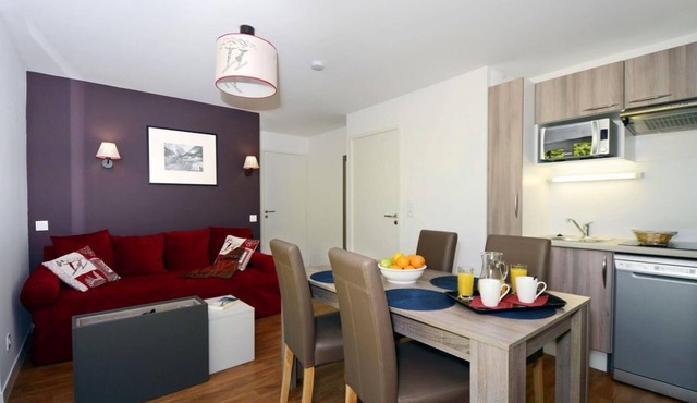 Wifi, 300m from resort center, fitness, swimming pool, terrace, balcony, tv, ski locker, 50m²