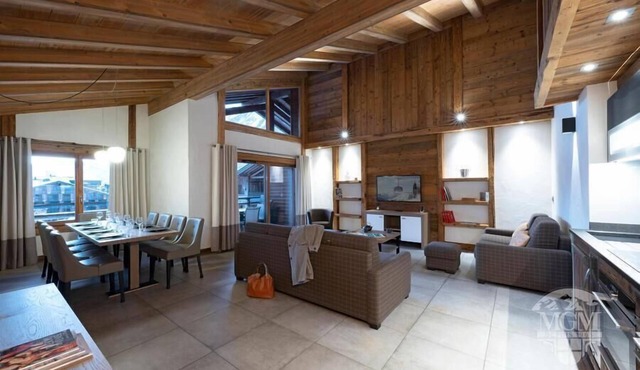 Wifi, 50m from ski lifts, fitness, swimming pool, balcony, parking, tv, ski locker, 78m², Chamonix