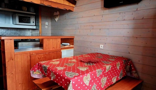 Wifi, 50m from ski slopes, Ground floor, balcony, tv, ski locker, 40m², Peisey-Vallandry