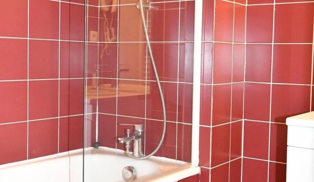 Wifi, fitness, swimming pool, sauna, terrace, balcony, ski locker, 32m², Peyragudes