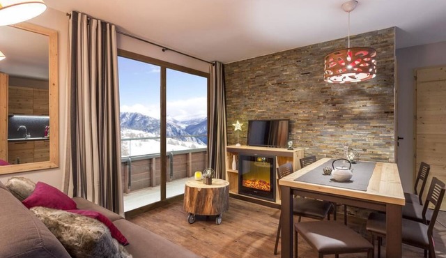 Wifi, ski-in/ski-out & foot of the slopes, fitness, swimming pool, balcony, tv, ski locker, 62-66m²