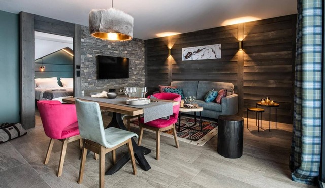 Wifi, ski-in/ski-out & foot of the slopes, fitness, swimming pool, sauna, hammam, balcony, tv