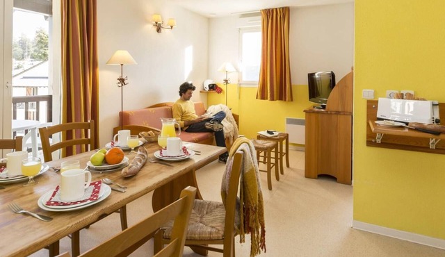Wifi, swimming pool, balcony, parking, tv, ski locker, 73-76m², Font Romeu