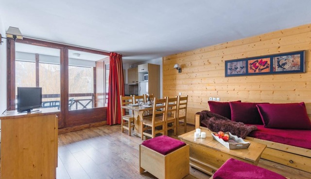 Wifi, swimming pool, balcony, tv, ski locker, 24m², Brides Les Bains