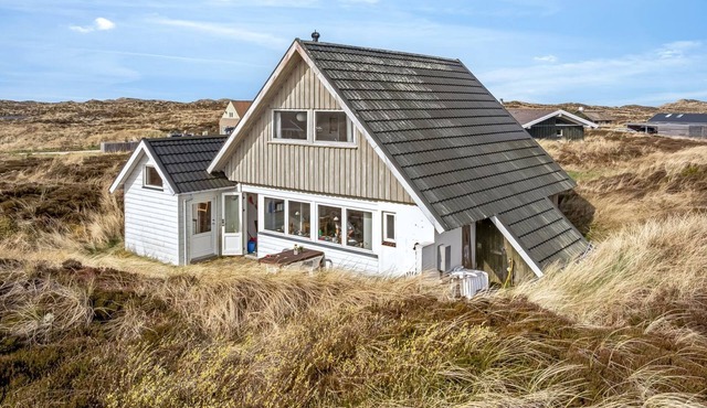 "Wighlek" - 800m from the sea by Interhome