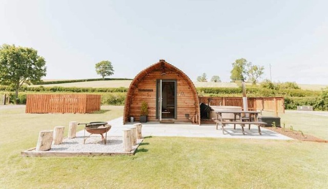 Wigwam Lodge With Optional Hot Tub