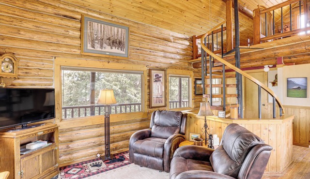 Wild Adventures in Eureka! Amish-Crafted Cabin