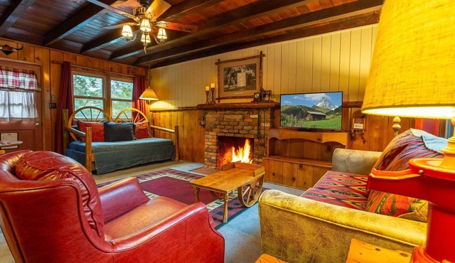 Wild Bill's - Western Themed | Ponds & Streams