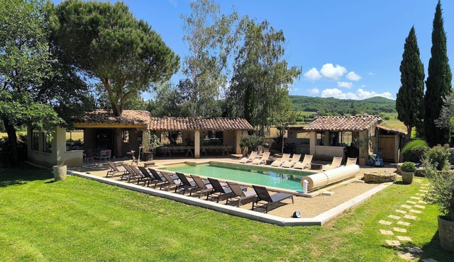 WILD CHIC HOUSE stone farmhouse in absolute calm Spa & heated pool