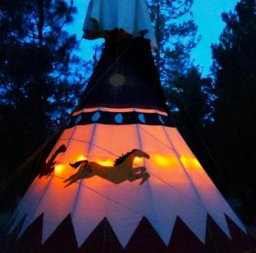 Wild Horses Luxury Tipi - Adjustable King Bed