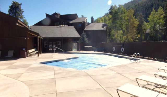 Wild Irishman 2 bed 2 bath Sleeps 6 WIAE