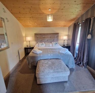 Wild Oats Lodge 19 - Yellowtop Country Park - Hot Tub - Yorkshire