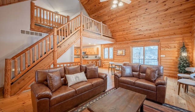 Wild Pines Getaway: Minutes from Paul Bunyan Trail and Downtown Nisswa