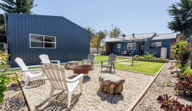 Wild Rose Cottage, WIFI, 100M to the water