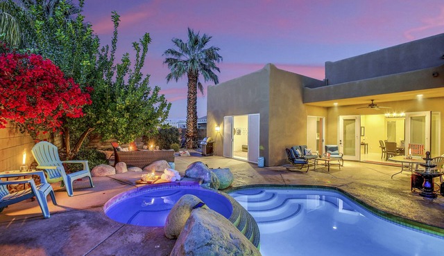Wild Rose: Pool, Spa, Large Private Yard, CornHole